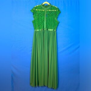 Elegant Green Lace Wedding Dress